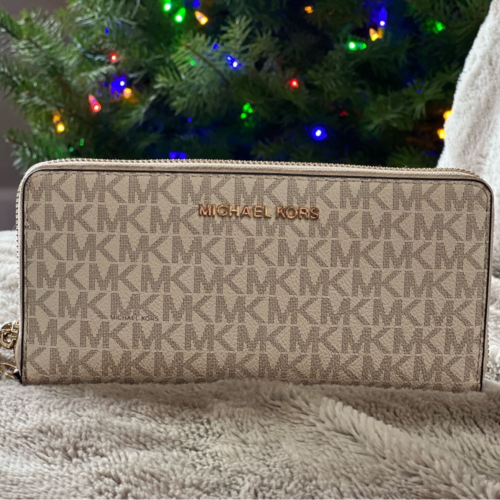 Michael Kors wallet